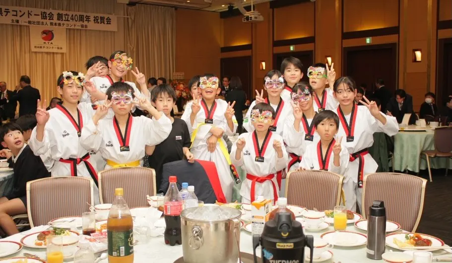 昨日は、熊本県テコンドー協会 創立40周年祝賀会にご参加いた...